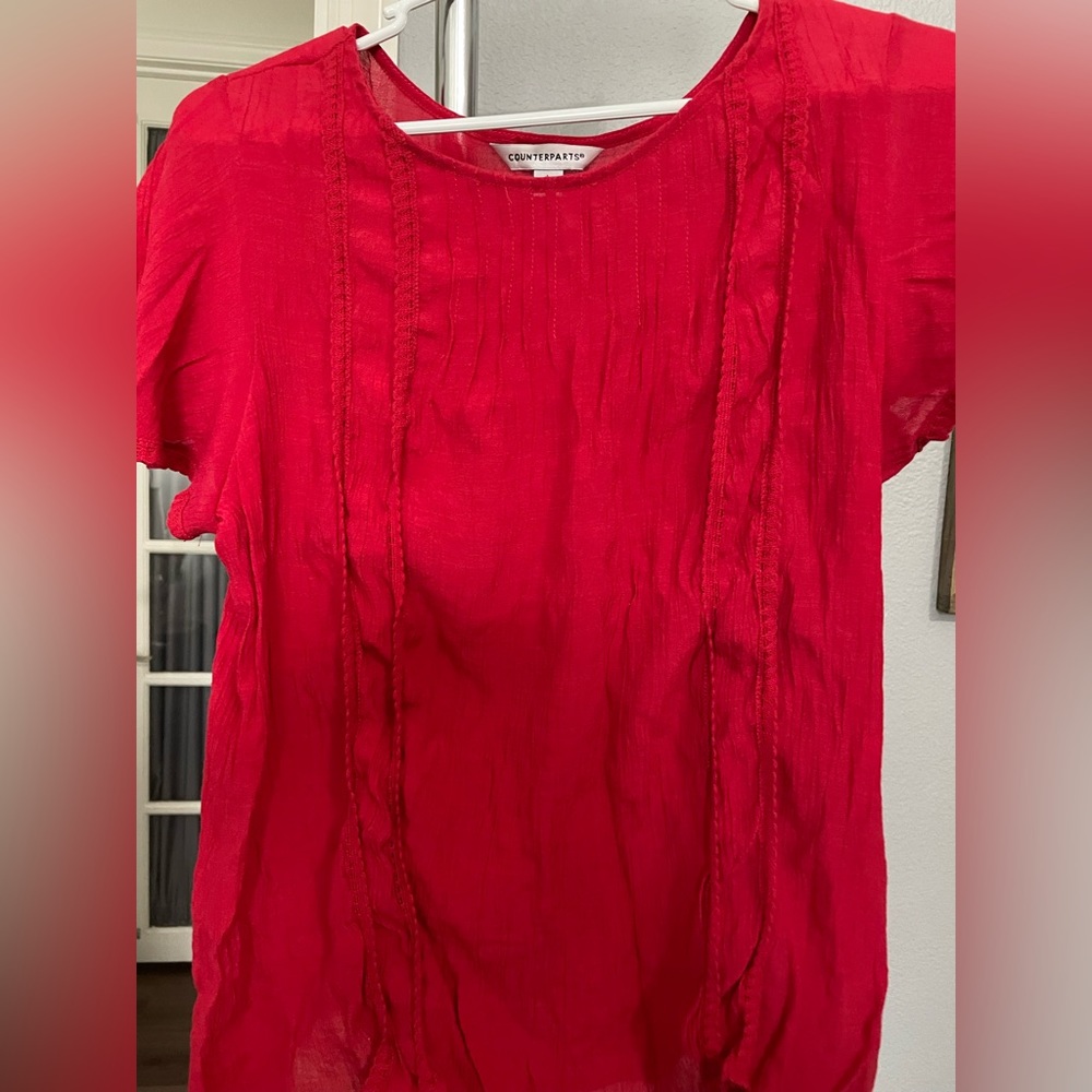 Blouse. Red